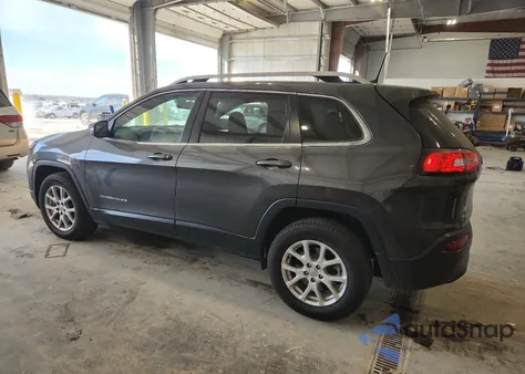 2016 Jeep Cherokee Latitude z USA, uszkodzony, nr VIN 1C4PJMCB3GW148909